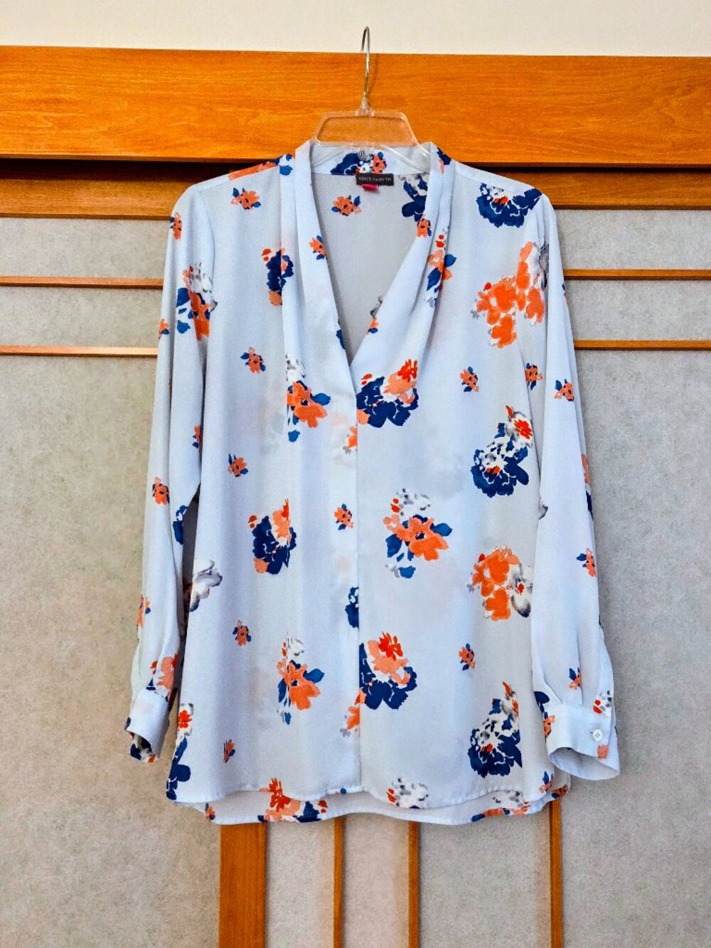 Vince Camuto sz M Long Sleeve Blouse Top Floral Blue Navy Pink
